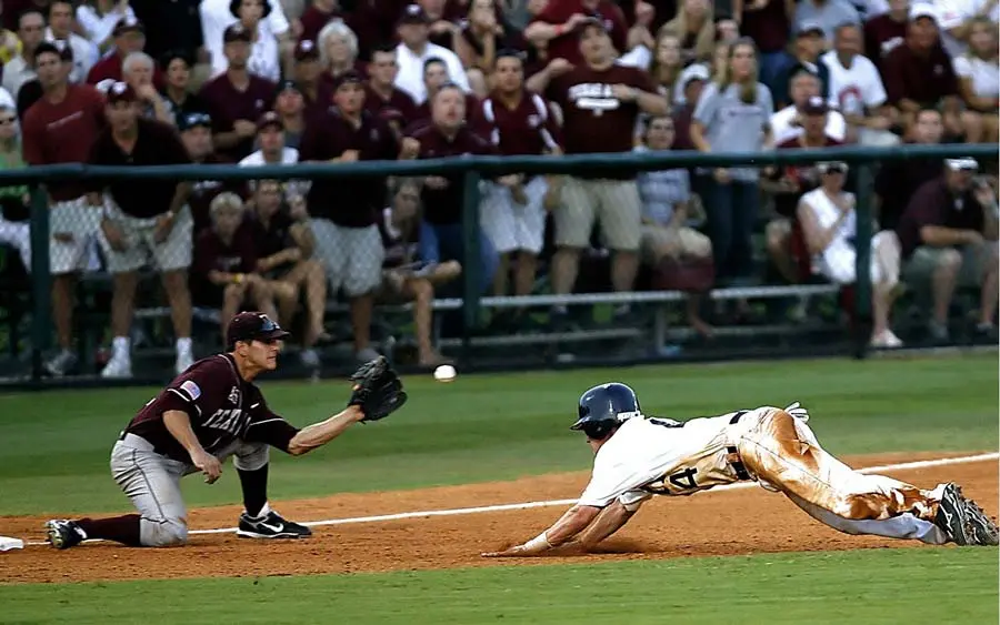 How to become a college baseball player