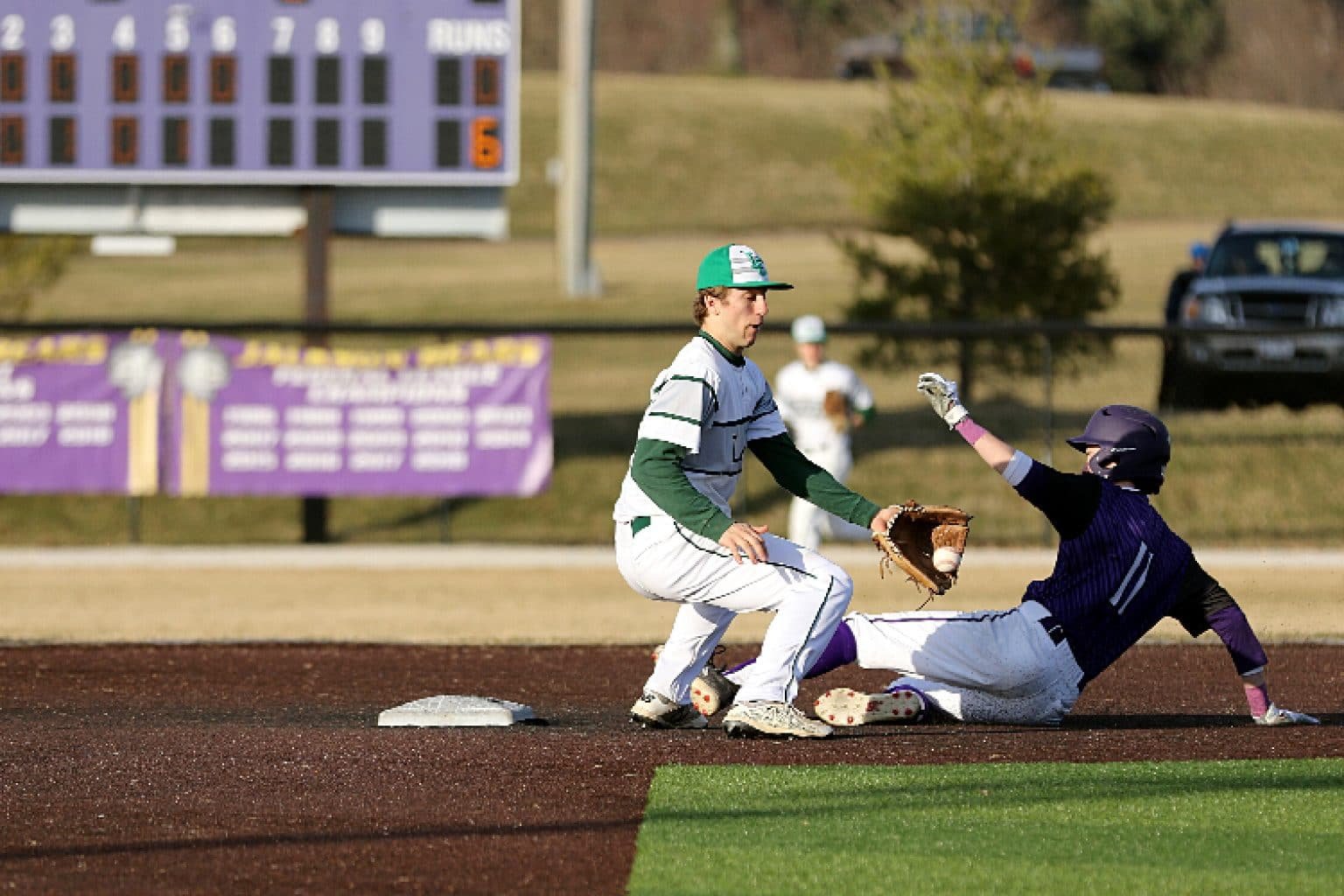 What is a 2nd Baseman Glove and What to Look For When Buying One?