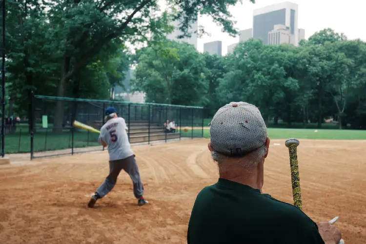 Best Slowpitch Softball Bats What to Look For When Buying a Slowpitch Softball Bat?